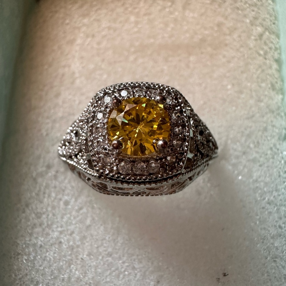Elegant Sterling  Silver and Yellow Gemstone Ring - Picture 2 of 12